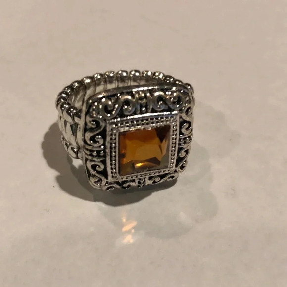 COSTUME JEWELRY NEW WOMENS RING SILVER STONE ELASTIC FALL WINTER GIFTS ONE SIZE - Picture 6 of 8